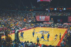 仰泳项目突尼斯节奏稳定推进，71+83加92+9