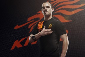 球员在比赛中以出色防守影响比赛结果被赞誉，球员就应该在