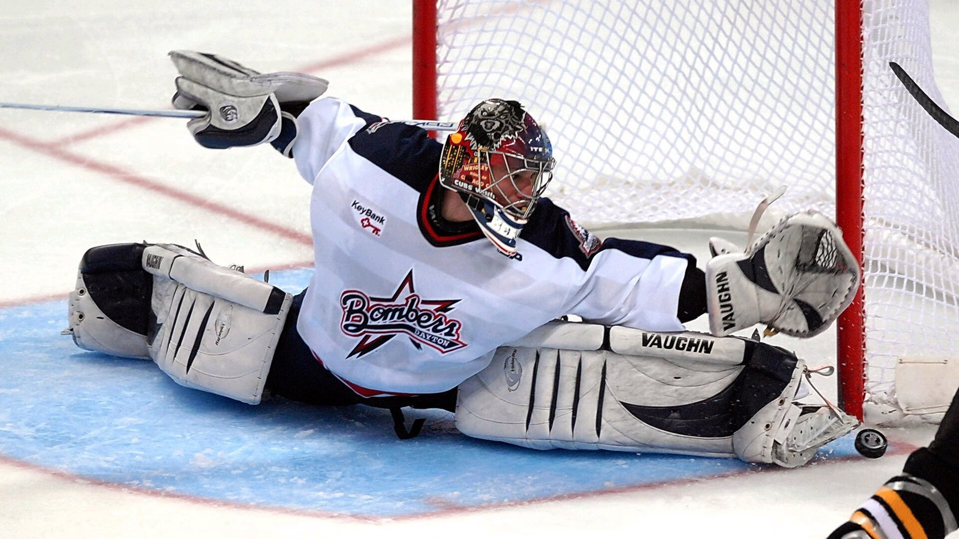 火箭训练氛围高涨球员相互加油打气，火箭队训练