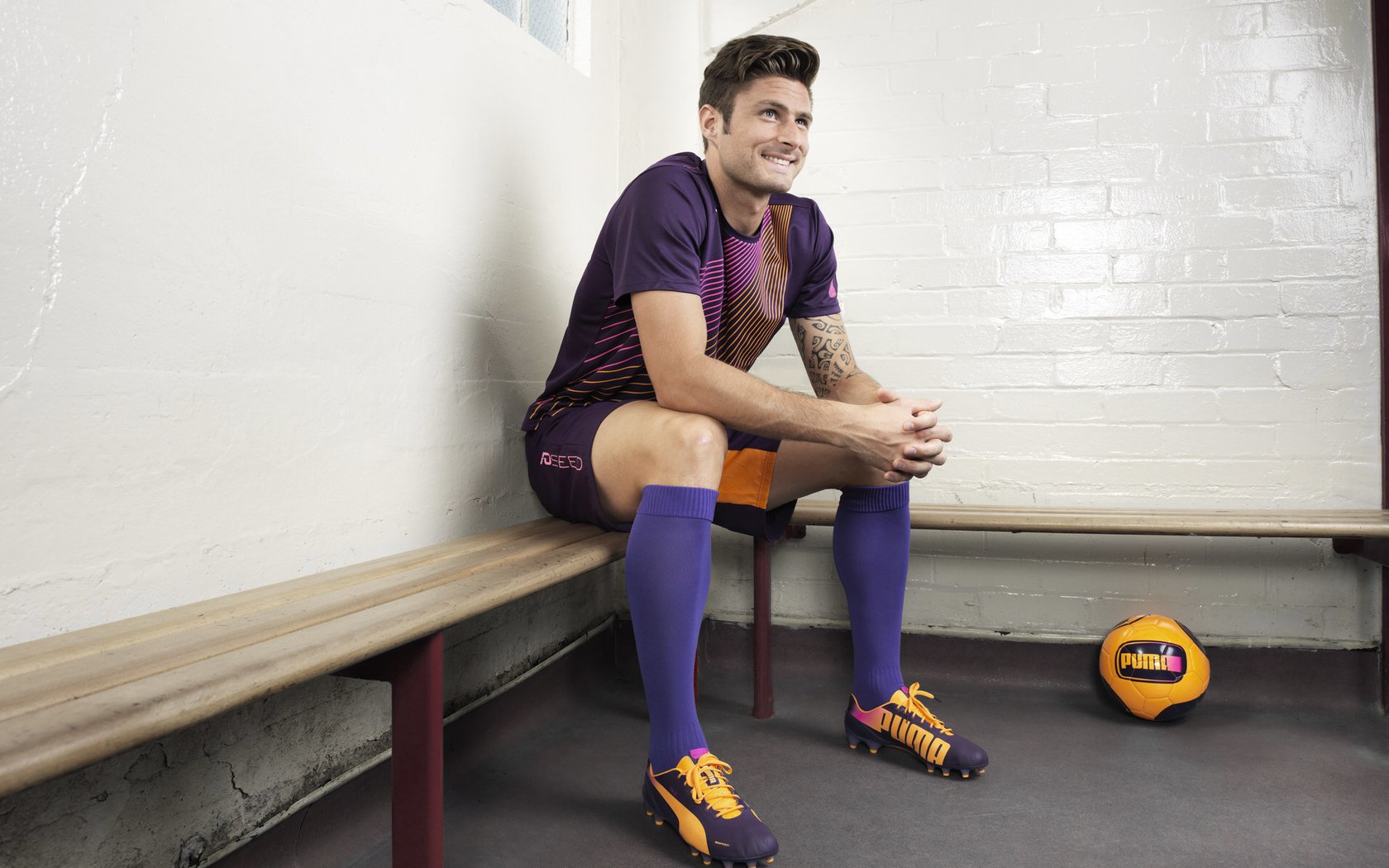 网坛黑马爆冷击败世界第一，黑马网球俱乐部